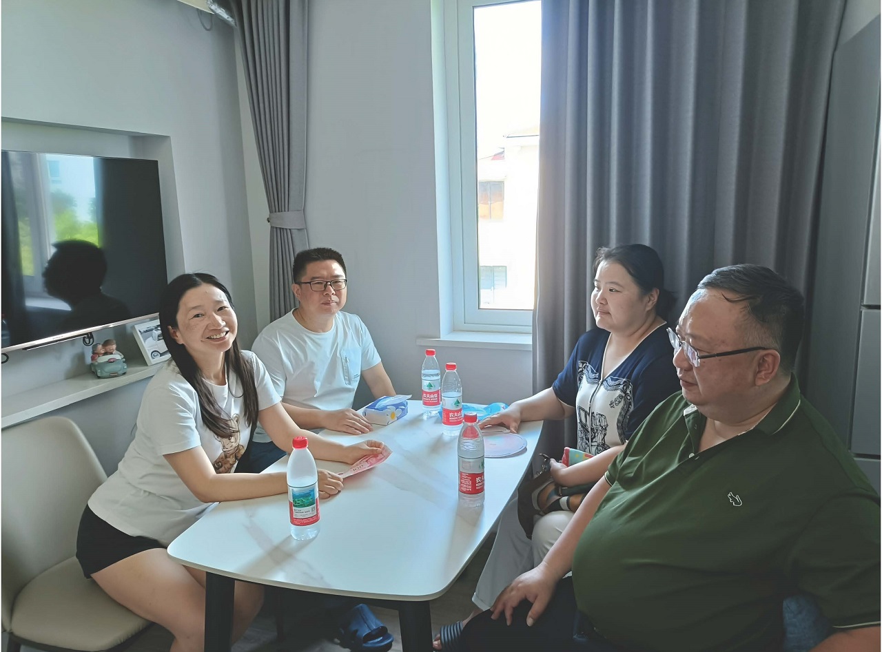 黄浦区域党支部慰问活动