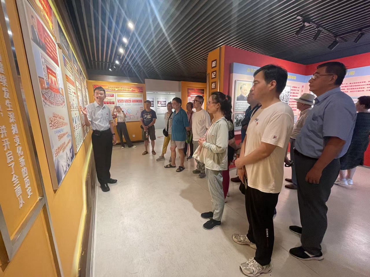 本部第二党支部、宝山路499弄开展联建廉党日活动-3